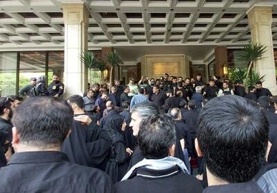 ماجرای تجمع مردم مقابل هتل اسپیناس و شیطنت خبرنگار خارجی