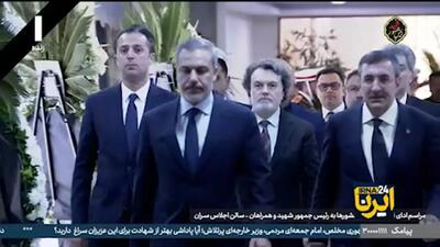 ادای احترام معاون رئیس جمهور ترکیه به پیکر رئیس جمهور شهید و همراهان + ویدئو