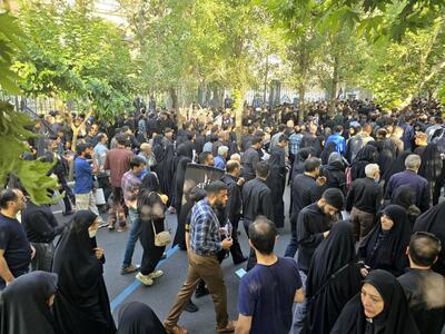 حضور پرشور مردم تهران برای بدرقه رئیس‌جمهور شهید و همراهانش + عکس و فیلم