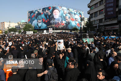 ساعات آغازین مراسم تشییع پیکر رئیس جمهور و همراهان شهیدش در تهران