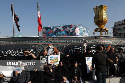عکس | دست‌نوشته جالب یکی تهرانی در وصف رئیسی در مراسم تشییع: خیلی سوختیم که چرا...؟