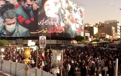 فیلم/ سیل جمعیت عزاداران در میدان انقلاب