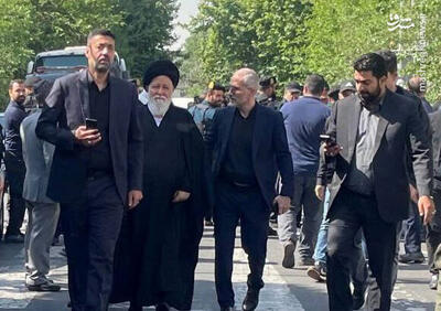 عکس/ حضور آیت‌الله علم‌الهدی در مراسم تشییع پیکر شهدا در تهران