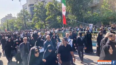 اختصاصی از حضور مردم در مراسم تشییع شهدای خدمت - پارس فوتبال | خبرگزاری فوتبال ایران | ParsFootball