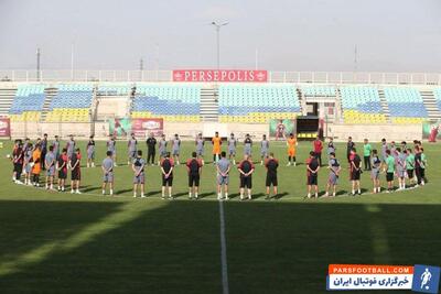 ادای احترام بازیکنان پرسپولیس به شهدای خدمت - پارس فوتبال | خبرگزاری فوتبال ایران | ParsFootball