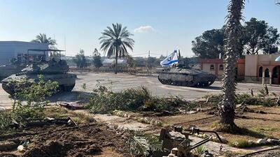 پیش‌روی تانک‌های اسرائیلی به عمق رفح / بیش از ۸۰۰ هزار فلسطینی از جنوب غزه گریخته‌اند