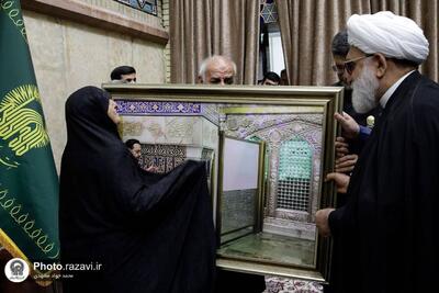 عکس/ استاندار تبریز در آغوش مادرش آرام گرفت | اقتصاد24