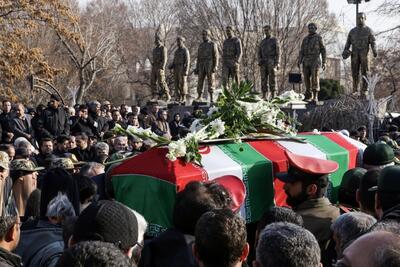 بی‌نظمیِ تلخ نیروهای مراسم خاکسپاری در تبریز + فیلم | اقتصاد24
