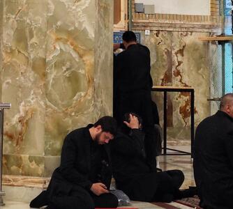 تصویری از جواد مهرابی محافظ رئیس‌جمهور در مراسم تشییع رئیس جمهور فقید در مشهد