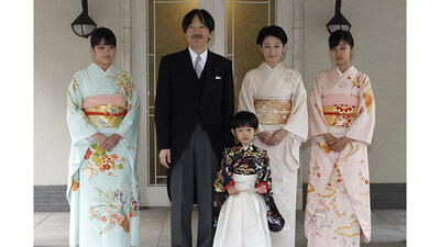 (عکس) تاج گل امپراتوری ژاپن برای عرض تسلیت به ایران