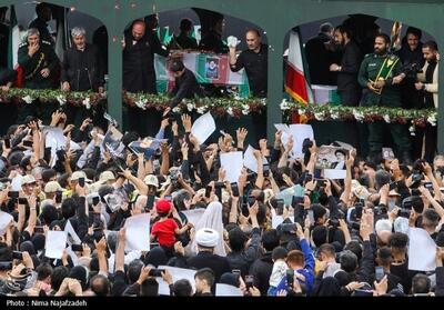 مداحی حاج محمود کریمی در مراسم تشییع رئیس‌جمهور شهید