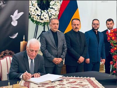 امضای دفتر یادبود شهدای خدمت توسط رئیس‌جمهور ارمنستان