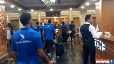ورود بازیکنان نساجی به هتل محل اقامت - پارس فوتبال | خبرگزاری فوتبال ایران | ParsFootball