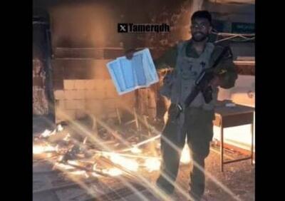 سرباز اسرائیلی یک نسخه از قرآن کریم را در یکی از مساجد غزه آتش زد+ ,ویدئو | خبرگزاری بین المللی شفقنا