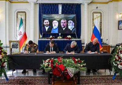 حضور مقامات ارشد روسیه در سفارت ایران و امضای دفتر یادبود - تسنیم