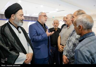 دیدار صمیمی سرپرست حجاج ایرانی با زائران ایرانی در مدینه- عکس خبری تسنیم | Tasnim