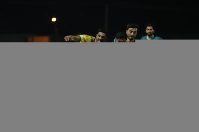 دیدار تیم های فوتبال صنعت نفت - شمس آذر