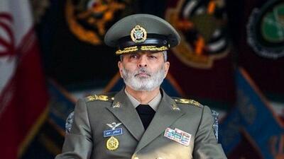 ادای احترام فرمانده کل ارتش به شهید مصطفوی +عکس