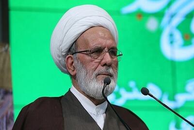 امام جمعه مشهد: مردم مسئولینی مانند شهید رئیسی را می‌پسندند