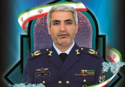 ادای احترام فرمانده کل ارتش به شهید حادثه بالگرد