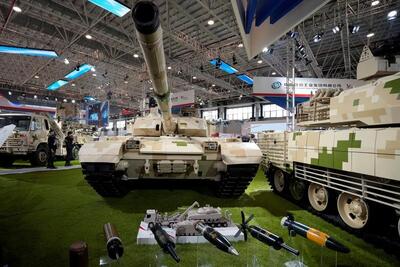 تصاویر | تجهیزات نظامی تولید چین در یک نمایشگاه به نمایش درآمد