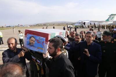 لحظه خاکسپاری شهید مالک رحمتی در زادگاهش| پیکر استاندار شهید در کنار شهدای مراغه آرام گرفت