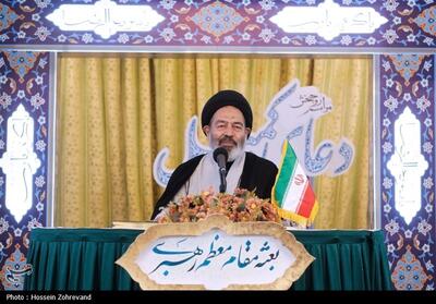 مراسم دعای کمیل زائران ایرانی در مدینه منوره به یاد شهدای خدمت- عکس خبری تسنیم | Tasnim