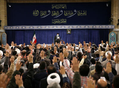 تصویری از حضور محمود احمدی‌نژاد درمراسم بزرگداشت شهدای خدمت