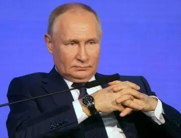 پوتین: پرواز هیئت همراه رئیس جمهور که با بالگرد‌های ساخت روسیه انجام شد، بدون مشکل بود