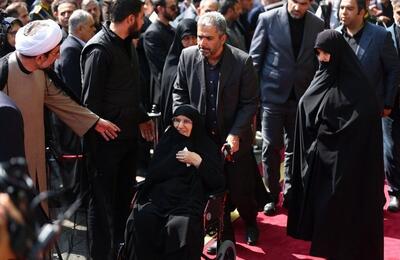 (تصویر) تصویری از دختر امام (ره) در مراسم بزرگداشت رئیسی