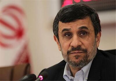 عکس؛ احمدی‌نژاد در مراسم بزرگداشت بیت رهبری برای ابراهیم رئیسی و همراهانش