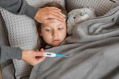 علت قطع نشدن تب در کودکان چیست؟ + کنترل و درمان تب کودکان