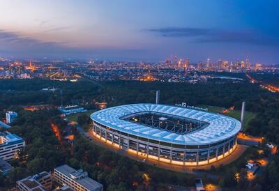 طراحی بی نظیر سقف یک استادیوم در آلمان (فیلم)