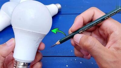 یک روش خلاقانه و جدید برای تعمیر لامپ‌های LED با مداد معمولی! (فیلم)