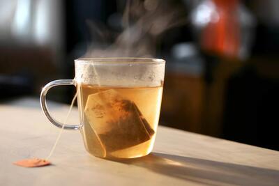 مضرات نوشیدن چای داغ : خطر ابتلا به سرطان مری !