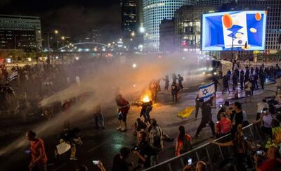 تظاهرات و درگیری با پلیس در اسرائیل؛ «جنگ را متوقف کنید»