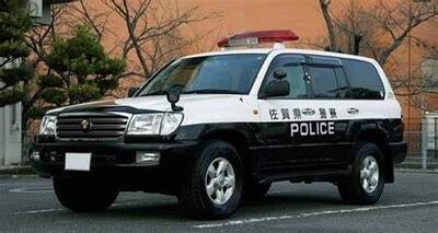 (تصاویر) این تویوتا لندکروزر قدیمی همچنان محبوب ترین ماشین پلیس ژاپن است