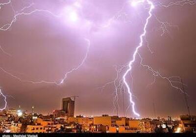 بارش رگباری و باد شدید در تهران و ۱۷ استان دیگر