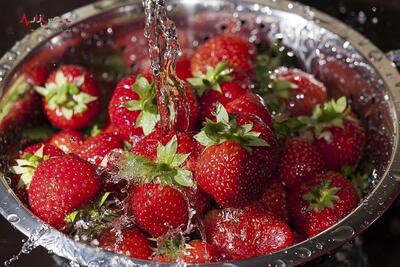 رازهایی برای شستن توت فرنگی و لذت بردن از طعمی بی‌نظیر و بدون کرم