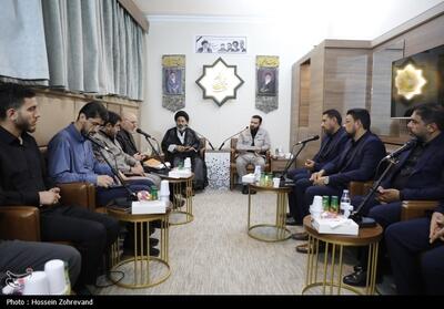 دیدار سرپرست حجاج ایرانی با اعضای کاروان قرآنی نور در مدینه منوره- عکس خبری تسنیم | Tasnim
