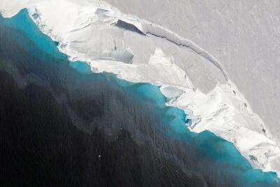آب گرم اقیانوس درحال نابودی «یخچال روز قیامت» است - زومیت