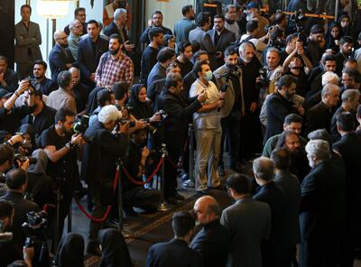 هنرمندان و وزیر ارشاد در مراسم یادبود شهید رئیسی در تالار وحدت