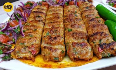 کباب کوبیده مرغ؛ یک غذای خوشمزه و پرطرفدار با دستور پختی ساده (فیلم)