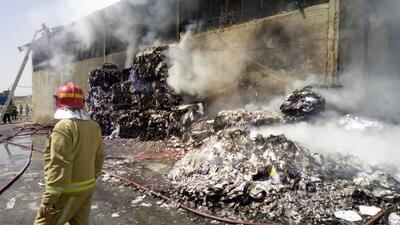 آتش سوزی یک کارگاه کاغذ خرد کنی در جاده خاوران