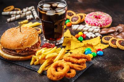خوردن غذاهای فوق‌فرآوری‌شده با افزایش ریسک زوال شناختی و سکته مغزی رابطه دارد