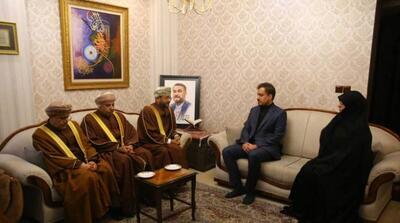 دیدار وزیر خارجه عمان با خانواده داغدار شهید امیرعبداللهیان +عکس