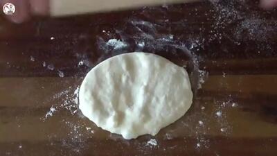 (ویدئو) نحوه پخت ساده یک نان لواش خوشمزه در منزل