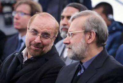 (تصویر) خوش و بش علی لاریجانی و قالیباف در مراسم افتتاحیه مجلس دوازدهم