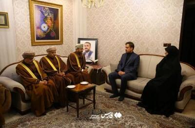 حضور وزیر خارجه عمان در منزل شهید امیرعبداللهیان +عکس