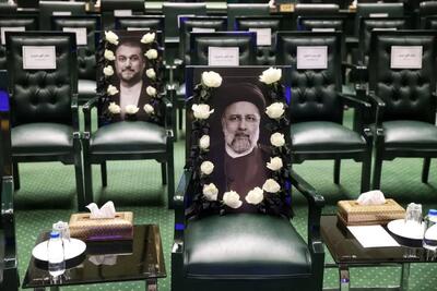 تصویر جای خالی شهید رئیسی و امیرعبداللهیان در مراسم افتتاحیه مجلس دوازدهم